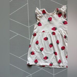 H&M|Baby girl strawberry printed play dress with Ruffled Sleeves,very soft•••12M